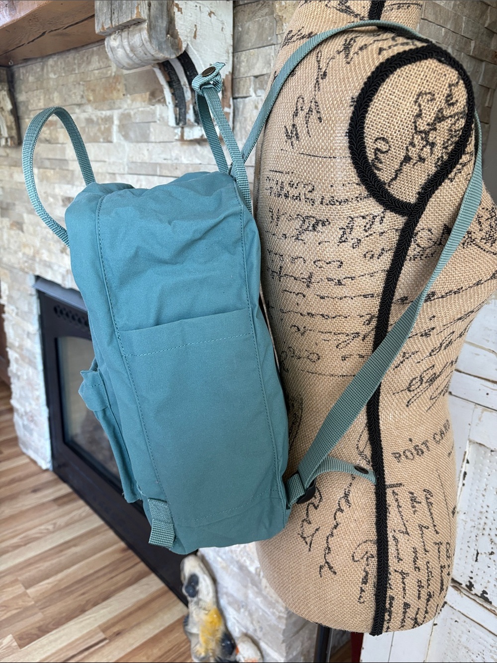 Fjallraven Kanken classic backpack in frost green clean - Picture 3 of 16